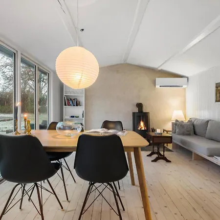 3 Bedroom In Holiday home