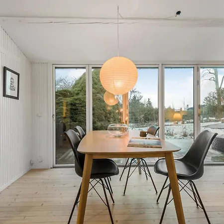 3 Bedroom In Holiday home